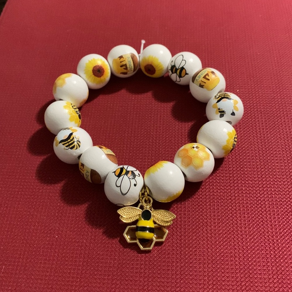 Cute Chunky Bee bracelet.